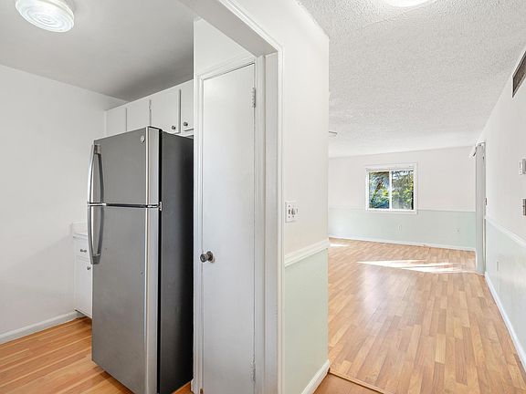 5th image of 6074 Forest Hill Boulevard #206