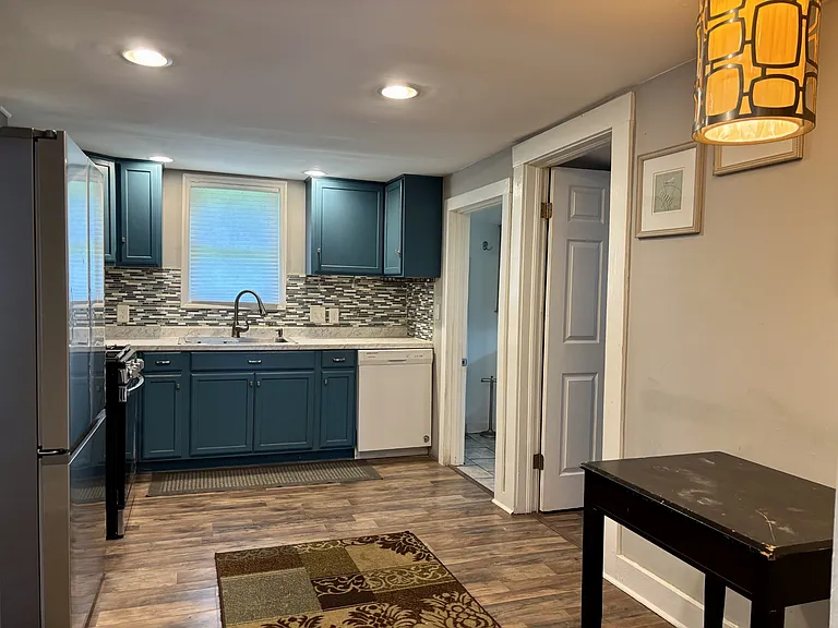 109 Westside Dr — Photo 5