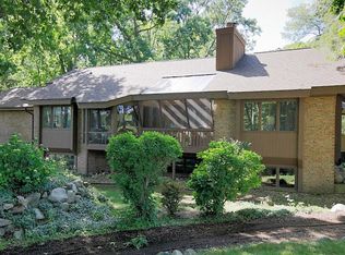 7692 W Saint Andrews Cir, Portage, MI 49024