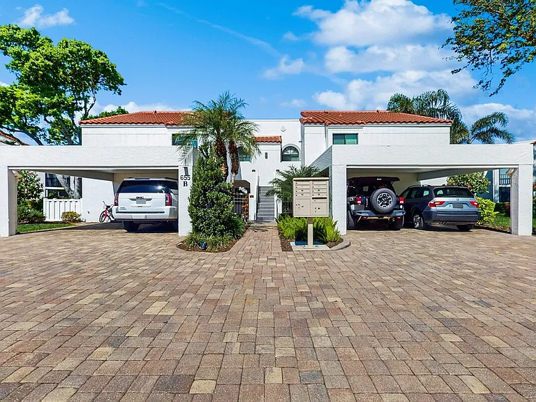 655 Windsurf Ln #ID1386168P — Photo 32