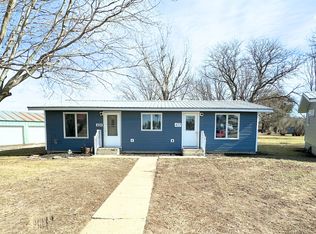 420 N Willow St #1, Paullina, IA 51046