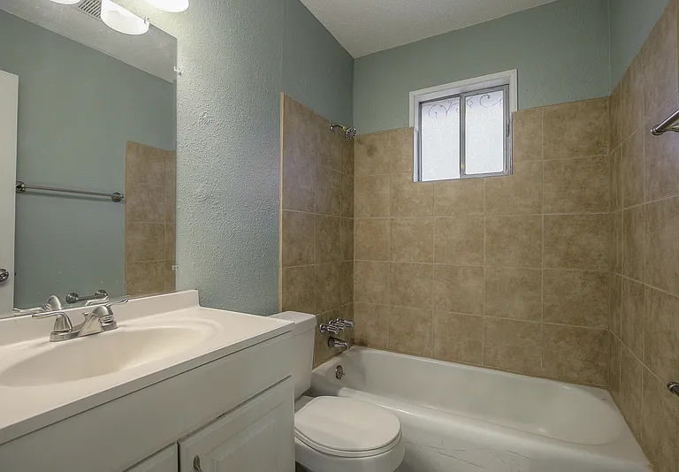 514 NE Corder St #B — Photo 20