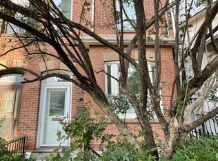 60 Beverley St #2, Toronto, ON M5T 1X9
