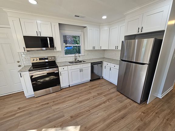 4th image of 2800 S Ridge Dr