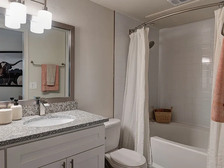 Cortland West Houston — Photo 10