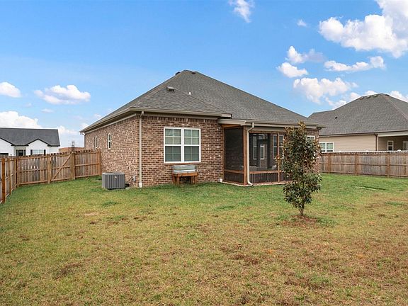 5th image of 317 Claiborne Cir