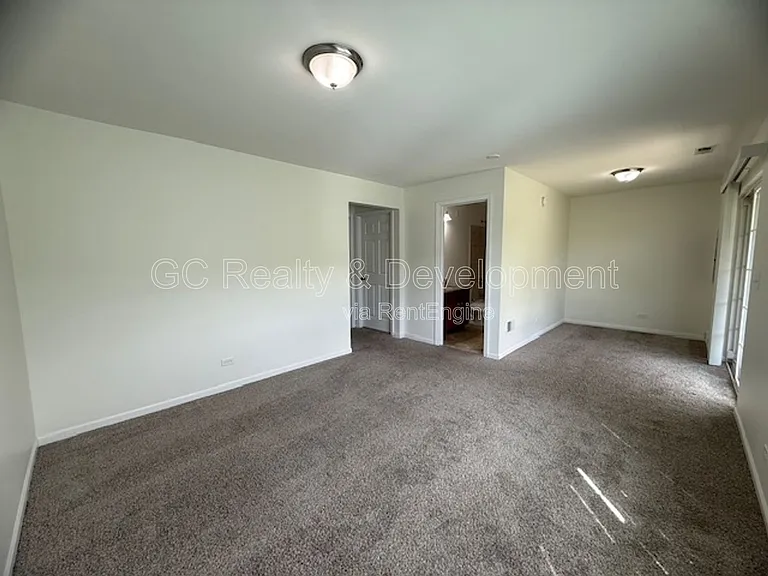 1062 Turin Dr — Photo 15