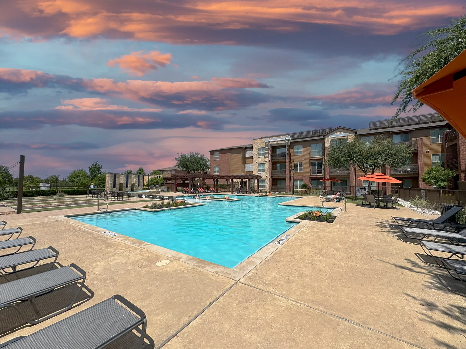 Gateway Cedars Apartments — Photo 2