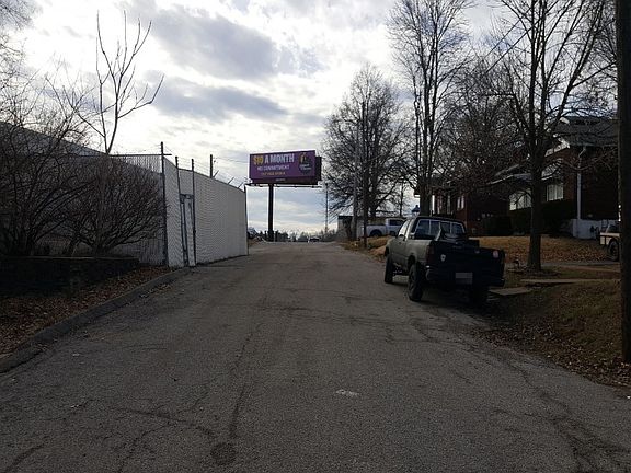 4th image of 2709 Masterson Ave