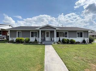 1696 Marshall St, Henderson, KY 42420