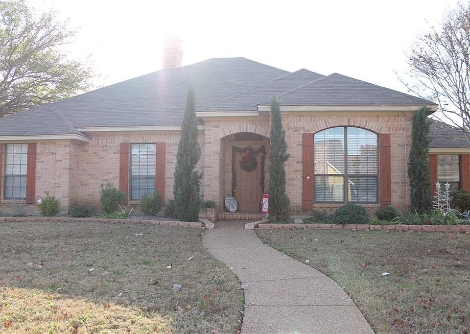 1st image of 703 Williamsburg Dr