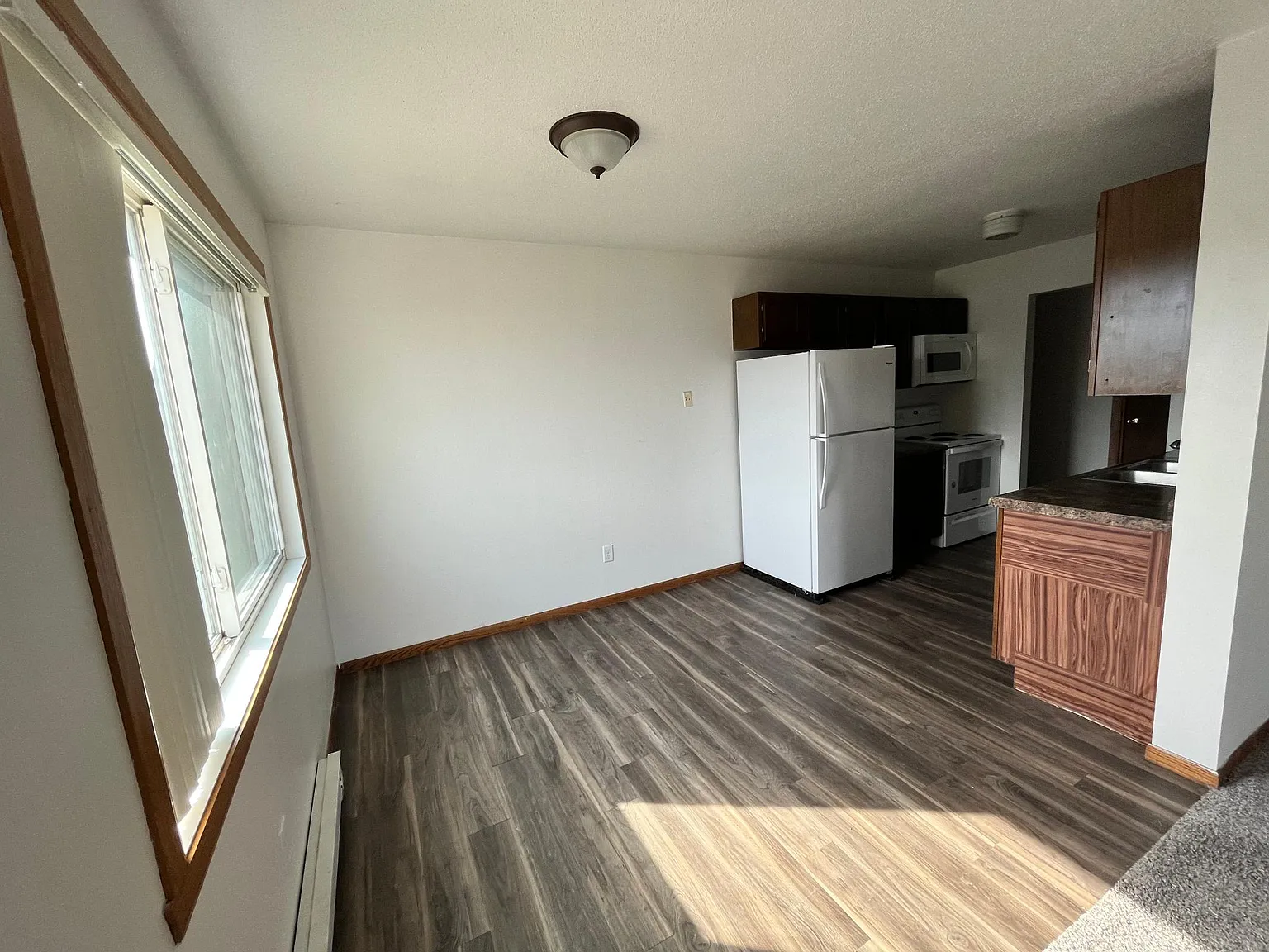 2 bed, $875 — Photo 2