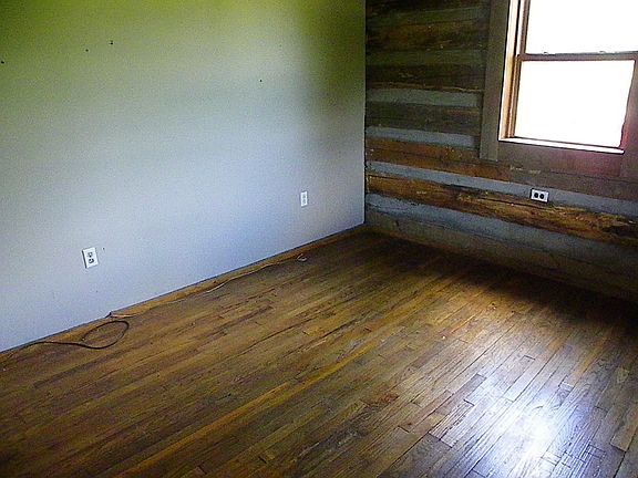2nd image of 16258 Wolf Run Dr
