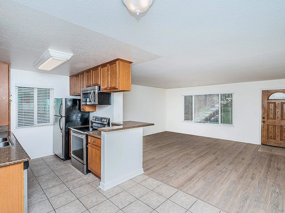 1st image of 1000 Estes St Unit 34