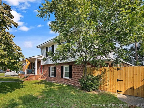 2nd image of 3838 Sturbridge Dr
