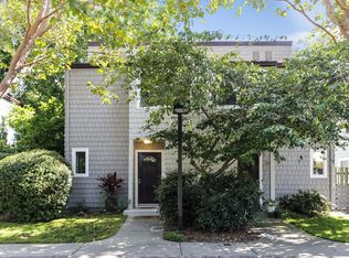 26 Emery Bay Dr, Emeryville, CA 94608