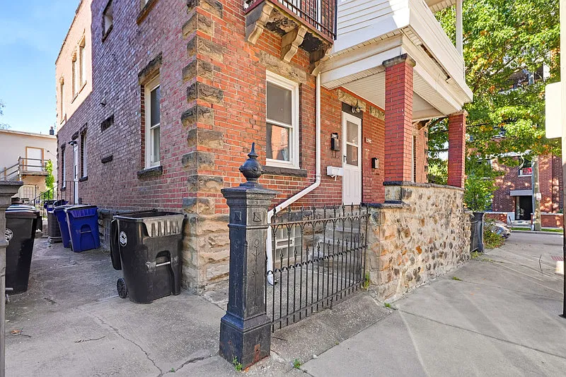 2 bed, 1000 sqft, $1,800 — Photo 2