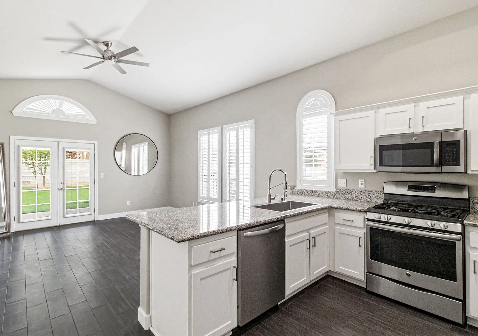 Corner Lot 3 Bed, 2 Bath Retreat with RV Parking, Solar & Backyard Fire Pit Vibes — Photo 1