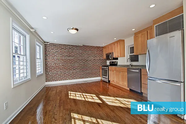 Rented by BLU Real Estate | media 7