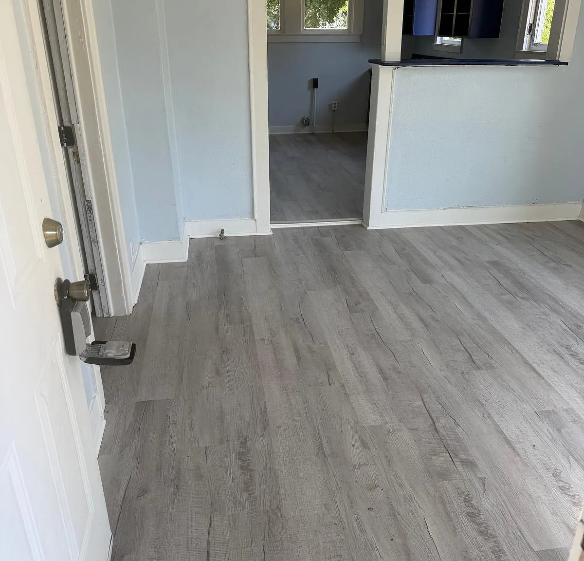 2 bed, 690 sqft, $900 — Photo 2