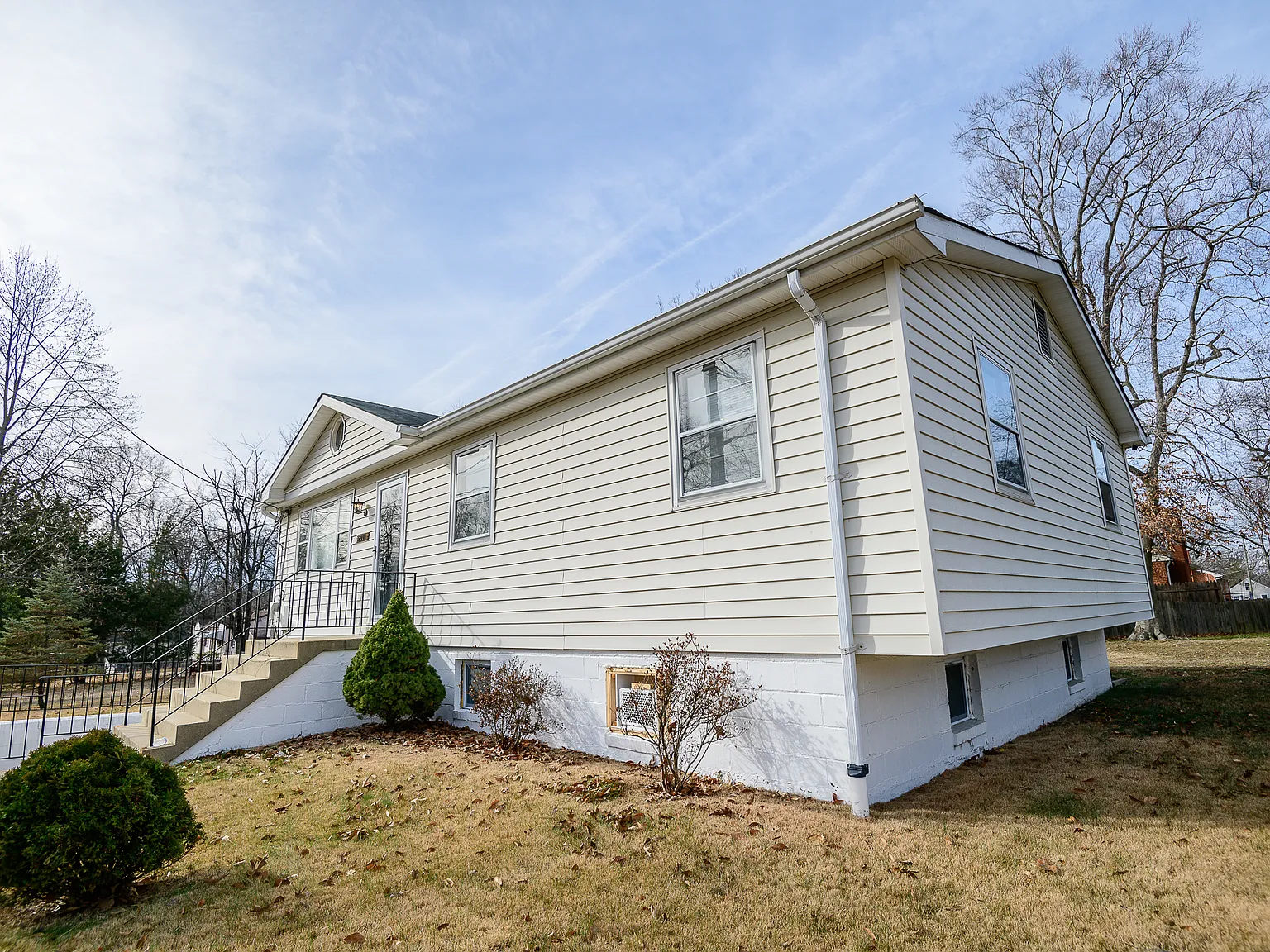 5 bed, 1092 sqft, $3,900 — Photo 3