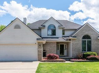 327 Dogwood Ct, Saline, MI 48176