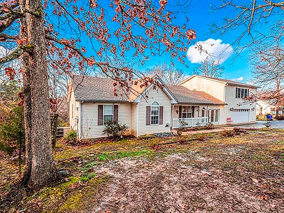 2nd image of 3995 Glen Lily Rd