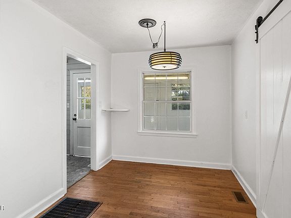 5th image of 518 Akers St