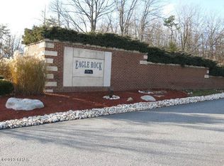 Kickapoo Dr, Hazleton, PA 18202