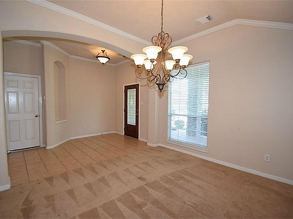 5th image of 1702 Great Meadows Dr