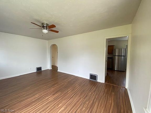 4th image of 124 Marshall Ave