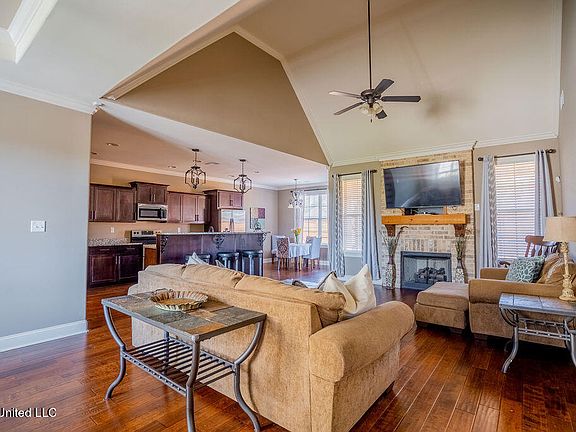 4th image of 6732 Aquila Cir W