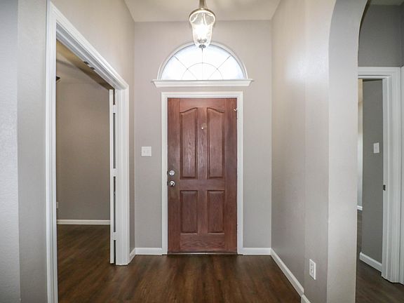 4th image of 4045 Petersburg Dr