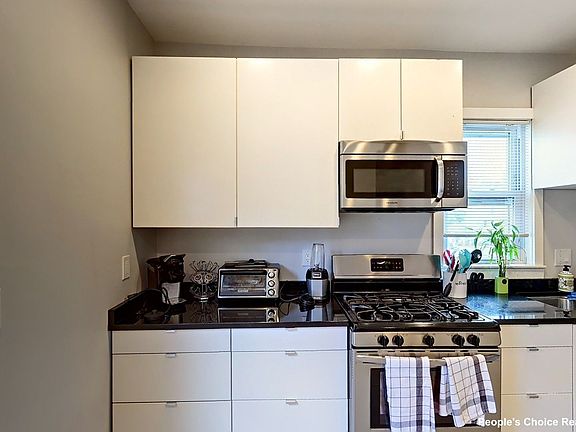 2nd image of 275 Cypress St