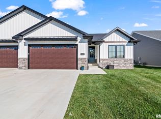 1502 Dearborn Dr, Springfield, IL 62711