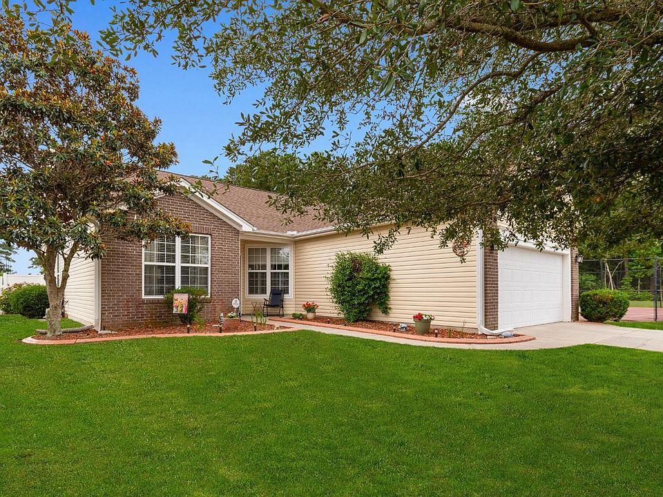 1st image of 210 Vermillion Dr.