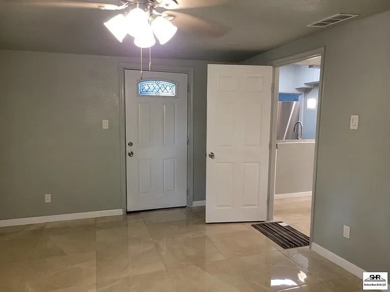 8625 Stockdale Ave — Photo 10