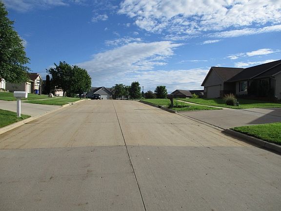 5th image of 606 Ponds Ct