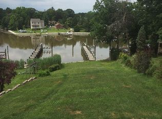 736 Powhatan Beach Rd, Pasadena, MD 21122