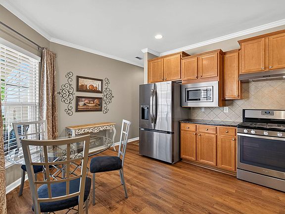 4th image of 209 Rosedale Creek Dr