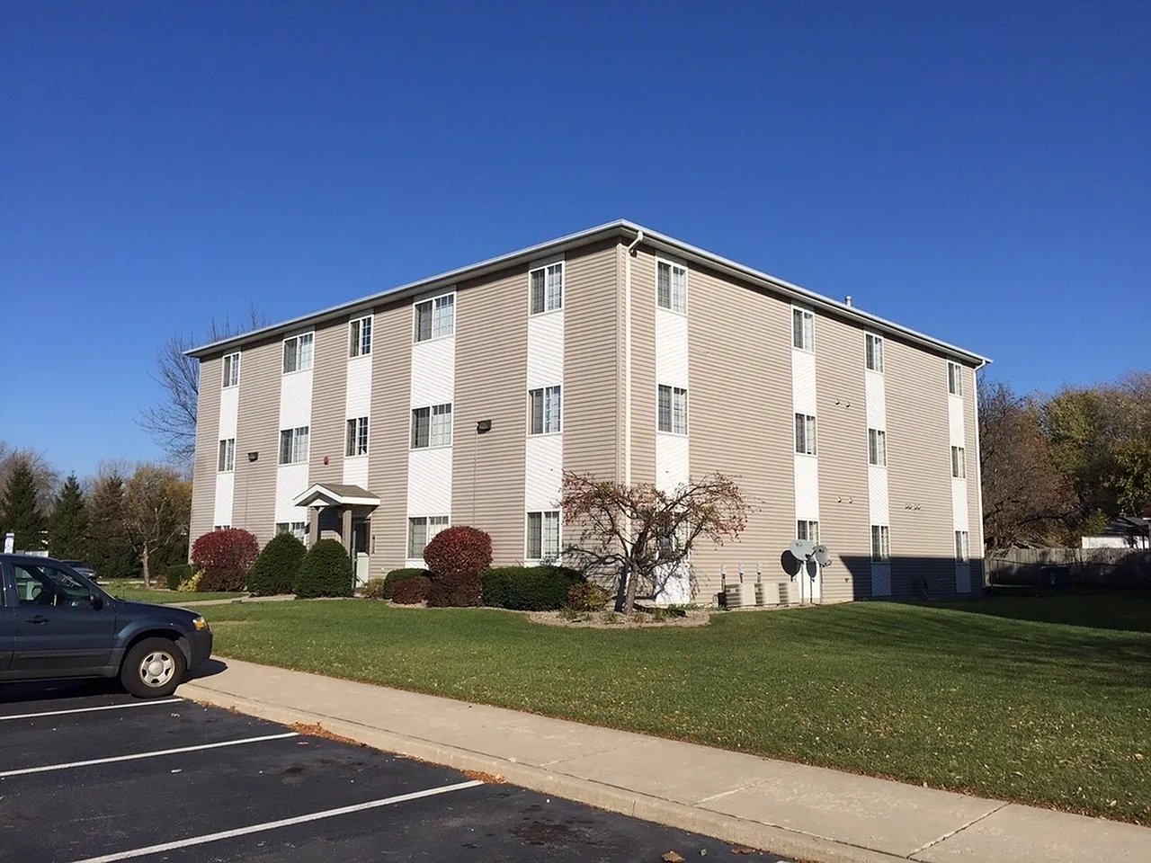Orchard Park — Photo 1