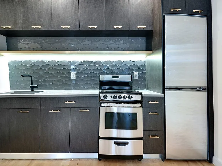 316 Evergreen Ave #4FF — Photo 7