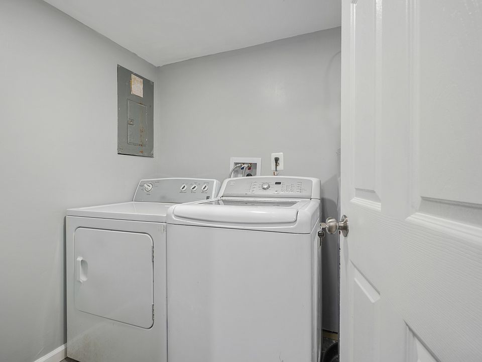1st image of 8 Almanac Ct