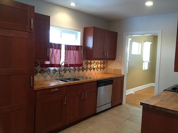 3rd image of 260 E Herbert Ave