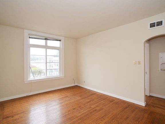 4th image of 610 Cole St #208