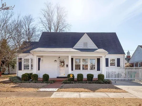 304 E 3rd St, Tuscumbia, AL 35674