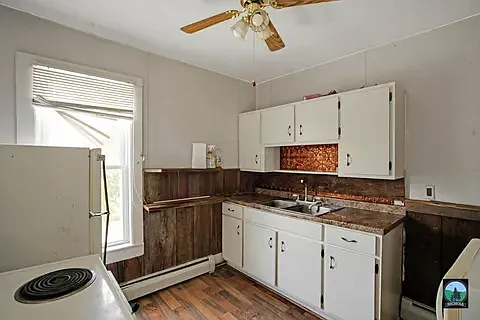 3 bed, 1100 sqft, $950 — Photo 1