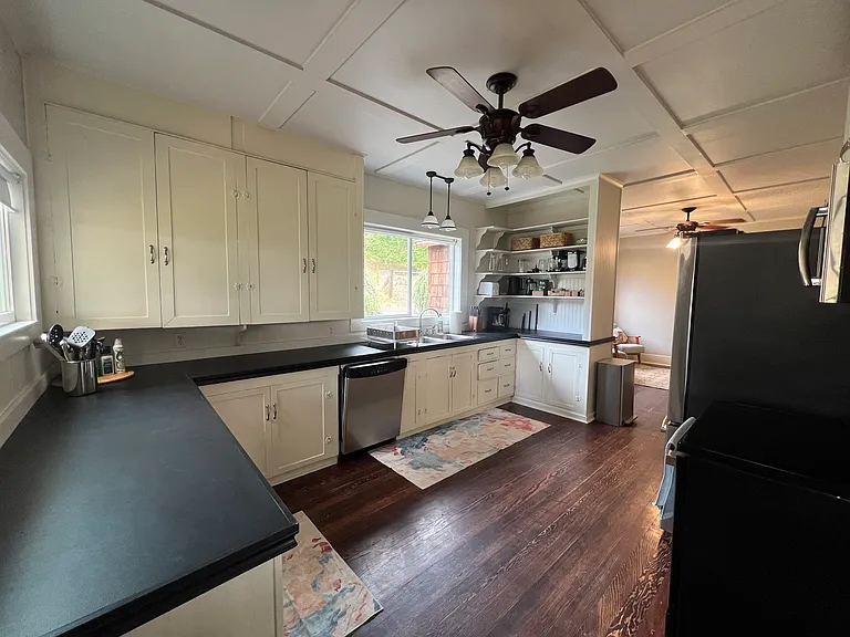 510 Tacoma Ave — Photo 11