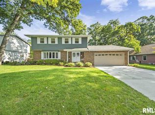 12124 N Whispering Woods Dr, Dunlap, IL 61525