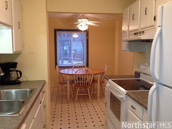 4th image of 132 River Woods Ln